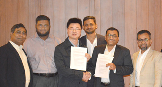 রিসাইক্লিং এবং মোবাইল এ্যাসেম্বল কারখানা করবে সিম্ফনি