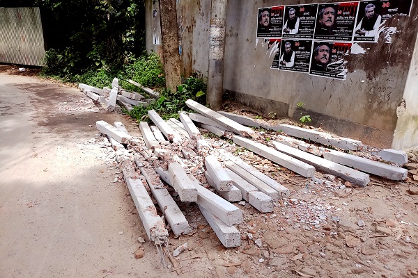 সরকারি জমির দখল নিতে ভাঙচুর
