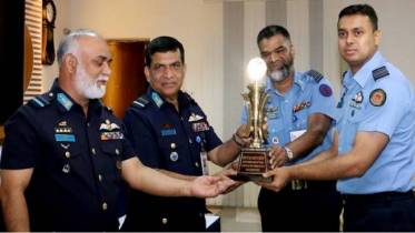 বিমান বাহিনীর জুনিয়র কমান্ড ও স্টাফ কোর্সের সনদ বিতরণ