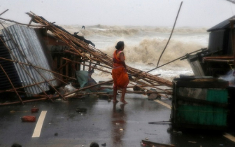 পশ্চিমবঙ্গে যশের তাণ্ডবে তিনজনের মৃত্যু