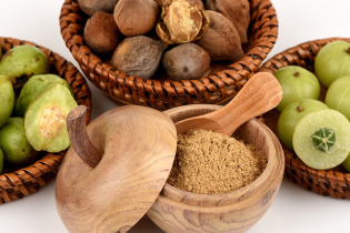 পাইলস সমস্যার চিরস্থায়ী সমাধান ত্রিফলা চূর্ণ