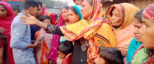 প্রবাস ফেরত স্বামী দ্বিতীয় স্ত্রীর বাড়িতে উঠায় প্রথম স্ত্রীর অভিমান
