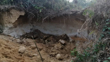 কুলাউড়ায় টিলা ধসে ৩ শিশুর মৃত্যু