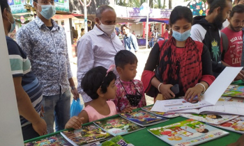 ছুটির দিনে মুখর বইমেলায় নেই ‘শিশুপ্রহর’