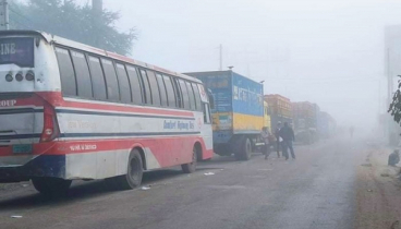 দৌলতদিয়ায় পারের অপেক্ষায় ৪ শতাধিক যান