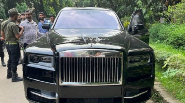 রাজধানীতে বিলাসবহুল রোলস রয়েস জব্দ