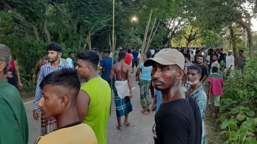 কোরবানির মাংস ভাগাভাগি নিয়ে তুমুল সংঘর্ষ, আহত ৫০