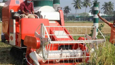 ধান কাটার নতুন যন্ত্র বাজারে আসবে কবে