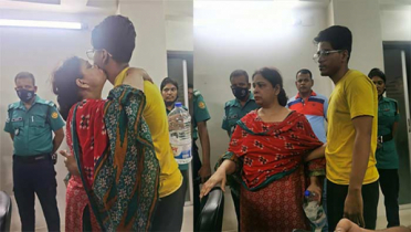 ছাড়া পেলেন মাঠ নিয়ে প্রতিবাদকারী মা-ছেলে