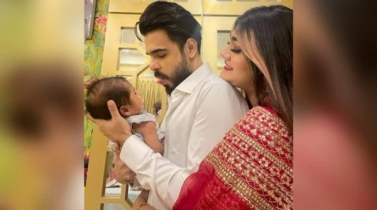 ছেলের নাম জানিয়ে ছবি পোস্ট করলেন সিয়াম
