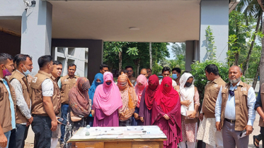 শিক্ষক নিয়োগ পরীক্ষায় ভুয়া প্রশ্নপত্রে প্রতারণা, ১৩ প্রতারক ধরা