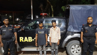 নকল সোনার মূর্তিসহ দুই যুবক আটক