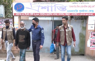 সুস্থ বাবাকে মাদকাসক্ত বানিয়ে ২ মাস বন্দি রাখল ছেলে-মেয়ে