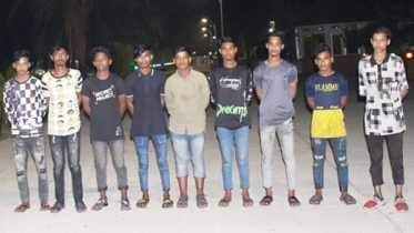 চায়ের দোকানে বসে ডাকাতির পরিকল্পনা করছিল ‘টেনশন গ্রুপ’