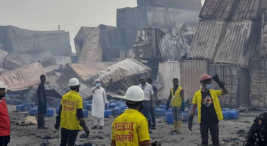 ডিপোতে বিস্ফোরণ: পিলারের নিচে মিলল পোড়া হাড়