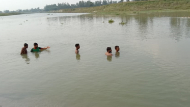 করতোয়ায় গোসলে নেমে ডুবে মরল শিশু