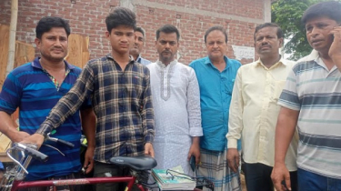 ফেসবুকে ছবি দেখে ছেলেকে খুঁজে পেলেন বাবা