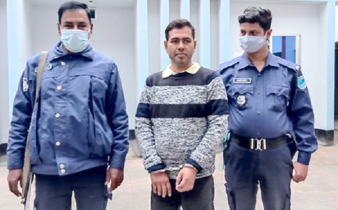 পরকীয়ার অজুহাতে নুপুরের সব চুল কেটে দেন হিরু