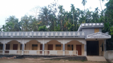 সহপাঠীদের সামনে অপমান, ফাঁস দিলো ছাত্রী