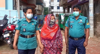 কারাবন্দি মেয়ের জন্য ইয়াবা নিয়ে যাচ্ছিলেন মা