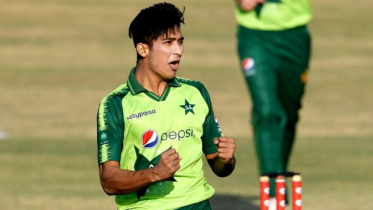 অবৈধ অ্যাকশনে নিষিদ্ধ পাকিস্তানি পেসার হাসনাইন