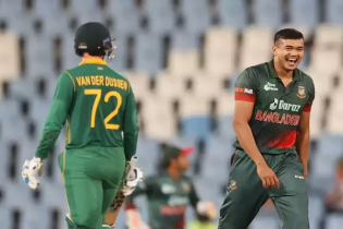 তাসকিন-শরিফুলের বোলিং তোপে চাপের মুখে প্রোটিয়ারা