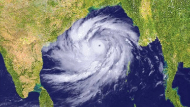পায়রা সমুদ্রবন্দর থেকে ১০০০ কিলোমিটার দূরে, অগ্রসর হচ্ছে ‘অশনি’