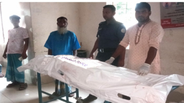 বাস ঘোরাচ্ছিল চালক, চাকায় পিষ্ট হেলপার