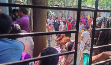 বাবা খুন-মা পলাতক, লাশের পাশে কাঁদছিল ৭ মাসের মেয়ে