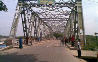 মাদারীপুরে সড়ক দুর্ঘনায় শিশু নিহত, আহত ২