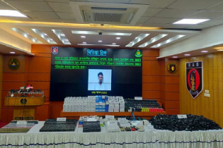 গুলিস্তানে বানানো হচ্ছিল নকল মুঠোফোন, গ্রেফতার ১