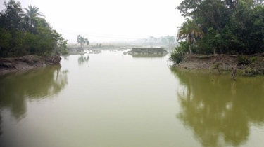 চাষিদের কান্নার আরেক নাম ‘আনন্দ খাল’