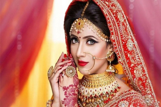 যে কারণে বিয়ের দিন নববধূকে লাল শাড়ি পরানো হয়