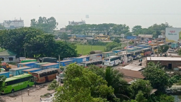 তীব্র স্রোতে পাটুরিয়ায় আটকা ৯ শতাধিক যান