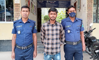 মাথার চুল কেটে স্ত্রীকে নির্যাতন, স্বামী গ্রেফতার