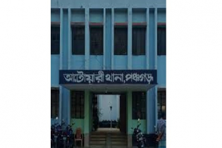 কোনো কিছু বুঝে উঠার আগেই কিশোরকে ছুরিকাঘাত