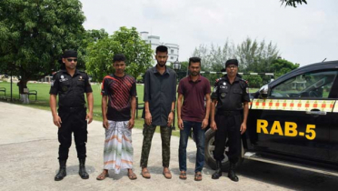 মেয়েকে উত্ত্যক্তের প্রতিবাদ করায় হাতুড়ি দিয়ে আঘাত, আটক ৩
