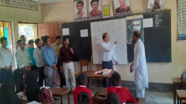 জেলা প্রশাসক যখন শিক্ষক 