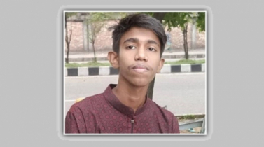 রাজধানীতে সড়ক দুর্ঘটনায় স্কুলছাত্র নিহত