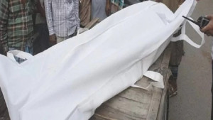 জঙ্গলে দুর্গন্ধের উৎস খুঁজতে গিয়ে মিলল তরুণীর বিবস্ত্র মরদেহ