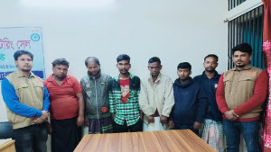 মানিকগঞ্জে সাত লাখ টাকার হেরোইনসহ আটক ৬