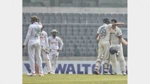 মমিনুলের ক্যাচ মিস, আশা জাগিয়েও বাংলাদেশের হার
