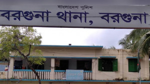 দেয়াল বেয়ে উঠতেই ধস, প্রাণ গেল শিশুর 