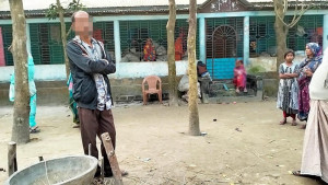 ‘ঘনিষ্ঠ মুহূর্তে’ ধরা খেয়ে বিয়ে, মর্যাদা না পেয়ে বাবার পাহারায় অনশন