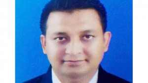 বাসের ধাক্কায় প্রাণ গেল কলেজ শিক্ষকের