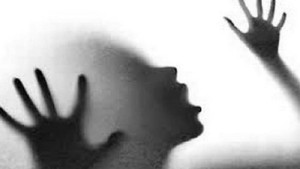 ফাঁকা ফ্ল্যাটে নিয়ে যান তরুণীকে, অতঃপর...