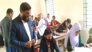 ঘাটাইলে শিক্ষার্থীদের বৃত্তি দিলো শাজাহান আকন্দ ফাউন্ডেশন