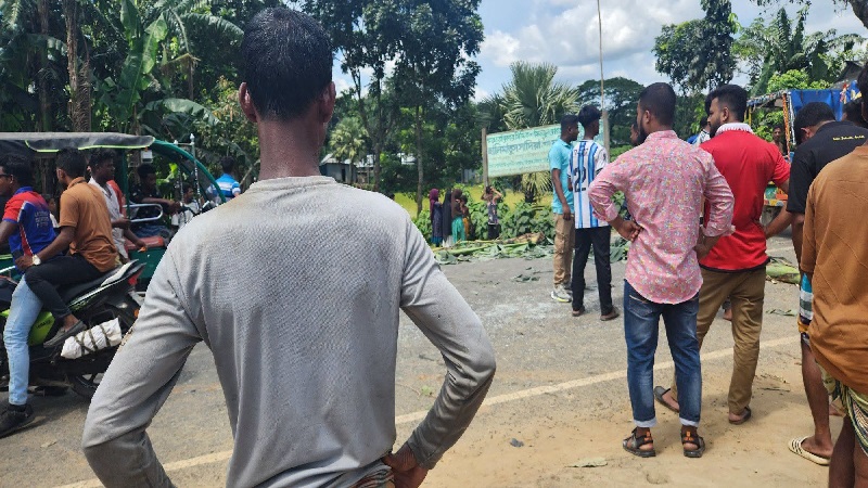 নান্দাইলে বাস-অটোরিকশার সংঘর্ষ, হতাহতের আশঙ্কা