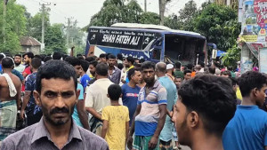 বগুড়ায় বাসচাপায় প্রাণ গেল ৬ শ্রমিকের