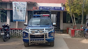 ট্রাকের চাকায় পিষ্ট হয়ে প্রাণ গেল মা-মেয়ের, বাবা আহত